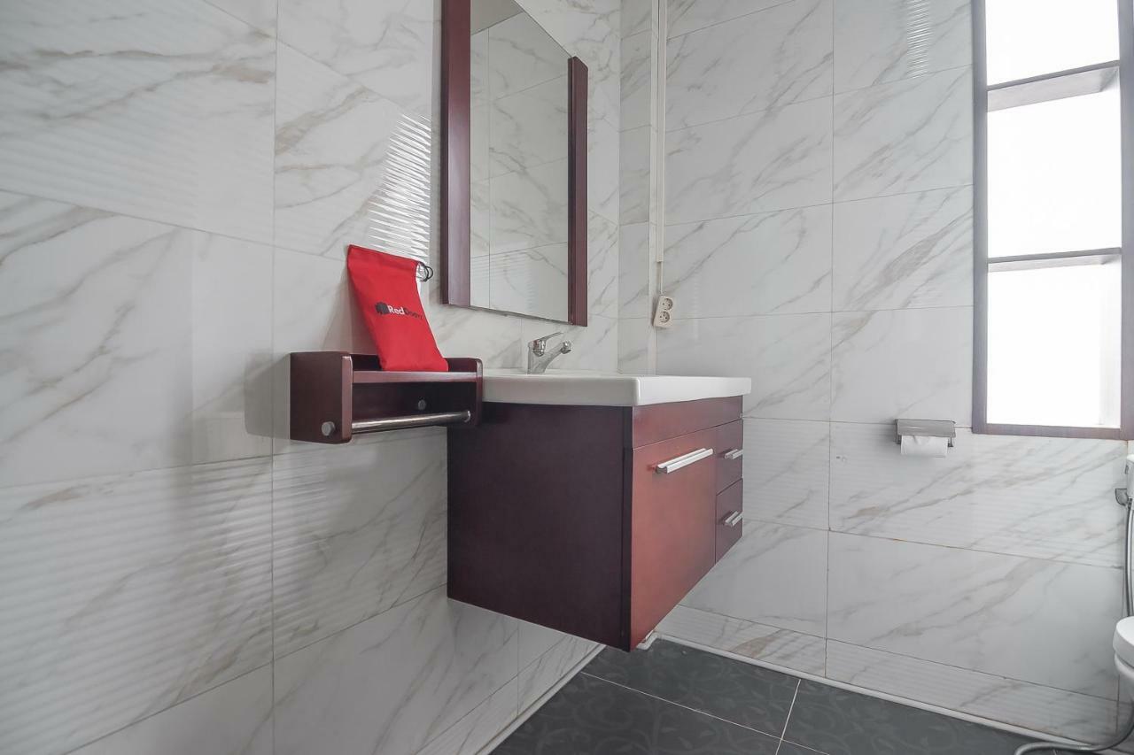 Reddoorz Plus @ Tanjung Pandan Belitung 2 Экстерьер фото