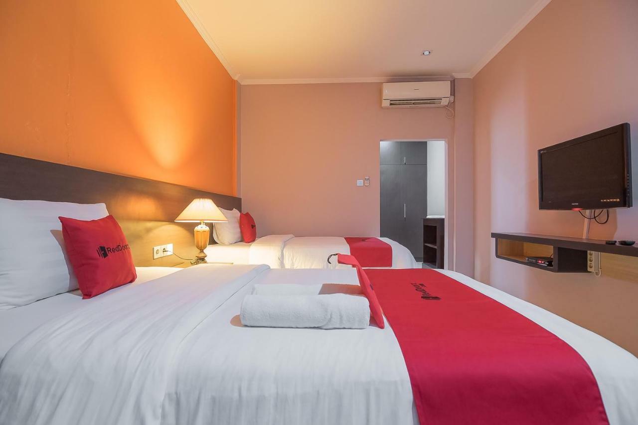 Reddoorz Plus @ Tanjung Pandan Belitung 2 Экстерьер фото