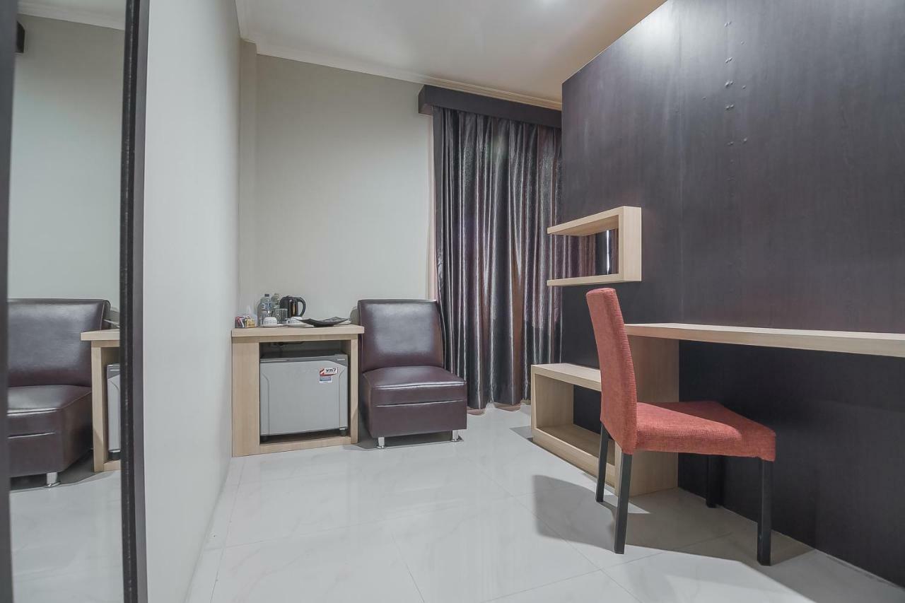 Reddoorz Plus @ Tanjung Pandan Belitung 2 Экстерьер фото